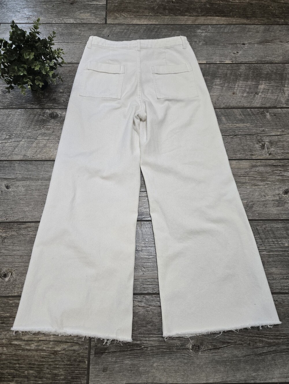 Anniewear White Wide Leg High-Rise Stretchy Jeans, Size Large - Picture 6 of 8